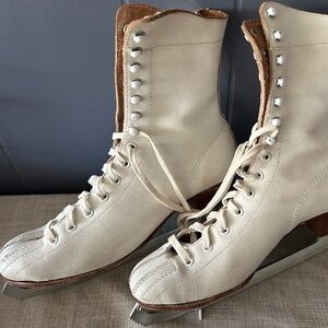 Vintage Women's Ice Skates--David Cook Size 7